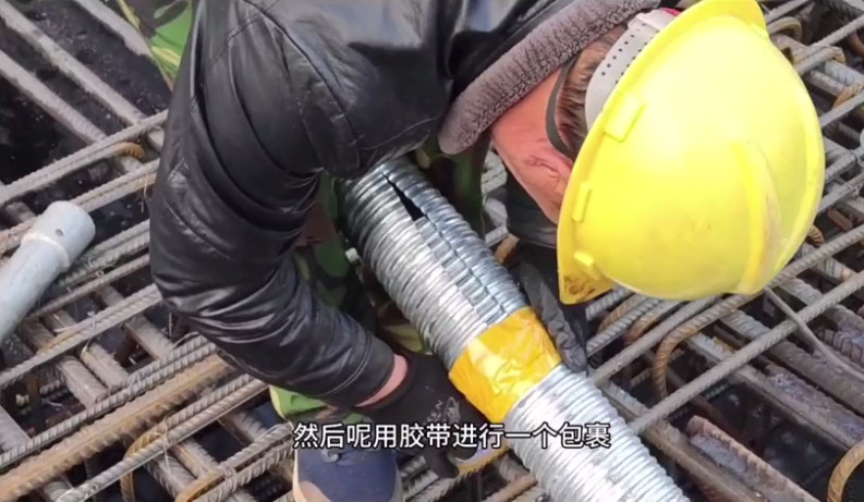 金属波纹管对接.jpg 金属波纹管对接.jpg